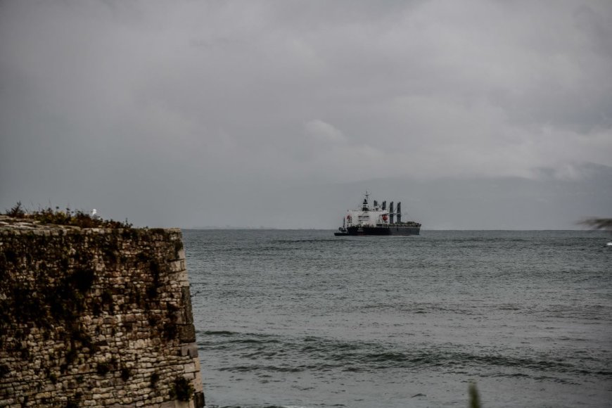 Επίθεση Χούθι σε πλοίο: Ένας αγνοούμενος μηχανικός έπειτα από διπλό χτύπημα