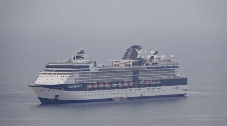 Το Celebrity Infinity στο λιμάνι της Καβάλας