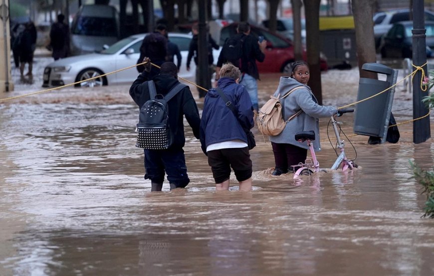 Τουλάχιστον 13 νεκροί στη Βαλένθια της Ισπανίας από τις ξαφνικές πλημμύρες