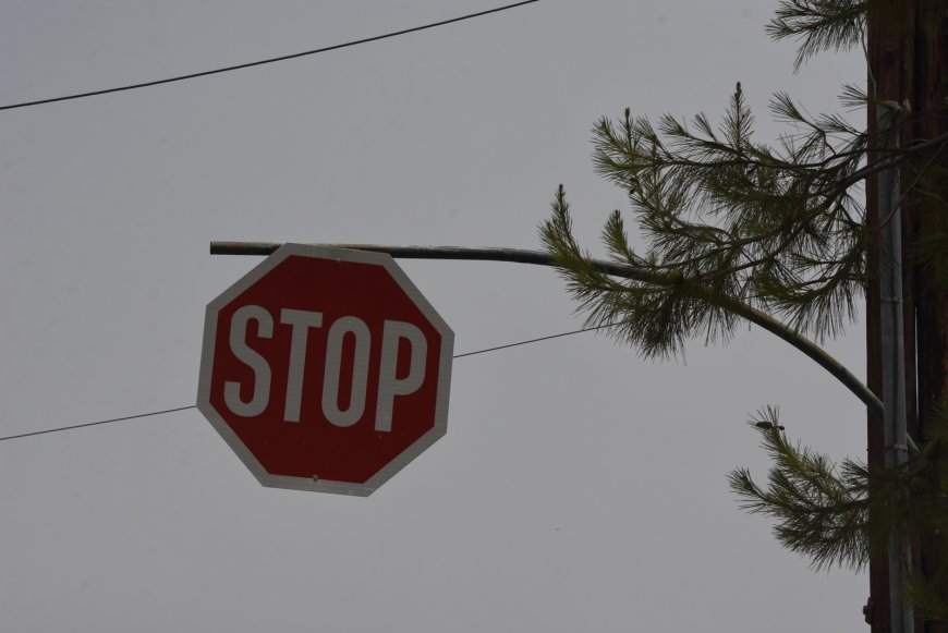 Παραβίαση STOP: Η στιγμή σφοδρής σύγκρουσης στον Πύργο