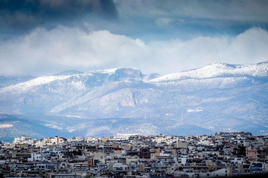 Καιρός σήμερα: Καταιγίδες και βροχές σχεδόν σε όλη τη χώρα – Πού θα χιονίσει