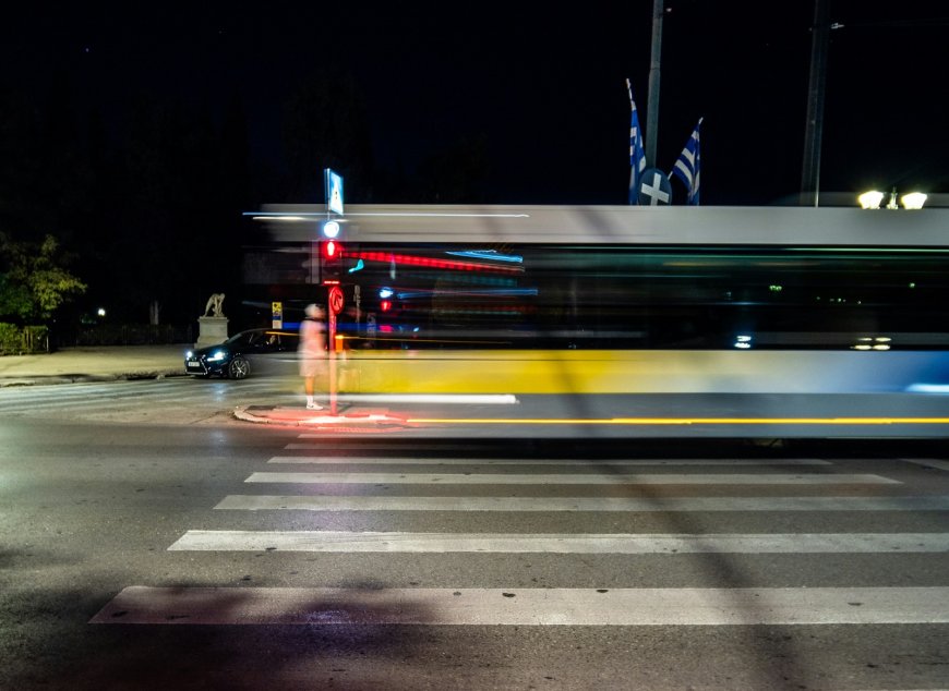 Πέταξαν πέτρες σε λεωφορείο: Τραυματίστηκε 19χρονος