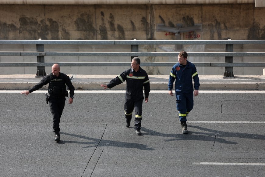 Κηφισός ανατροπή φορτηγού: Χύθηκαν λάδια στο οδόστρωμα