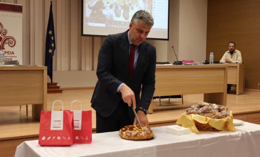 Έκοψε πίτα μοίρασε ευχές ο Χρ. Τοψίδης