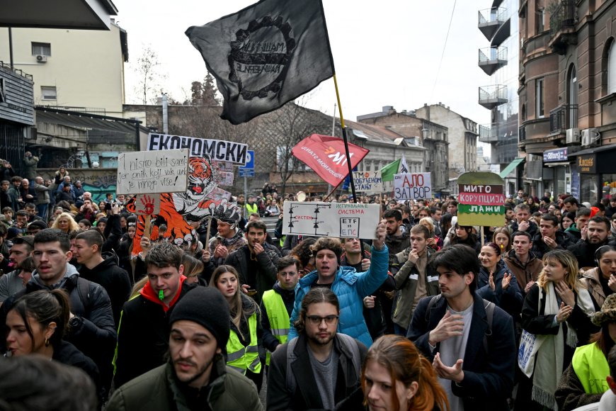 Σερβία: Κάλεσμα των φοιτητών για γενική απεργία και ανυπακοή – Αντιδιαδήλωση οργανώνει ο Αλ. Βούτσιτς