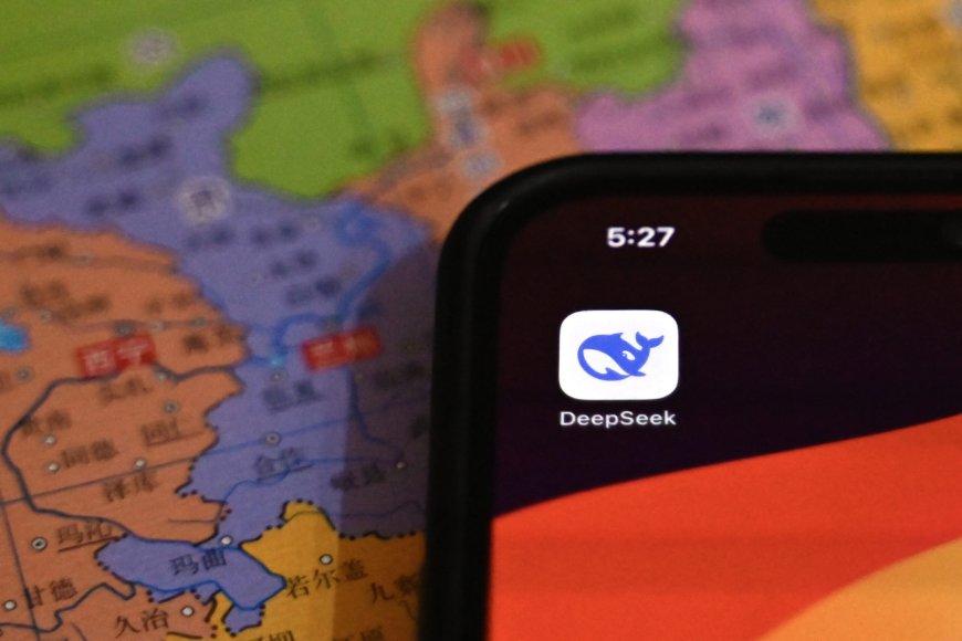 DeepSeek εναντίον ChatGPT