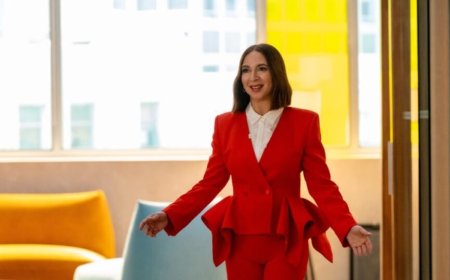 Η Maya Rudolph και ο τρίτος κύκλος του Loot επιστρέφουν στο Apple TV+ στις 15 Οκτωβρίου