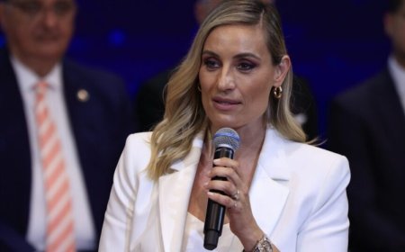 Άννα Βίσση: «Οι Coldplay γεμίσαν το ΟΑΚΑ δυο φορές, οπότε θέλω να κοντράρω με αυτούς, με συμφέρει»