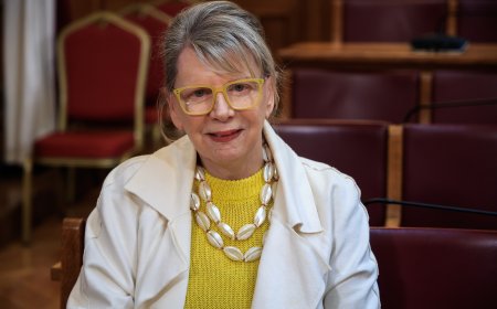 Ακρίτα για Τσίπρα: «Αν τον γυρίσεις ανάποδα δεν πέφτει ούτε ένα ευρώ»