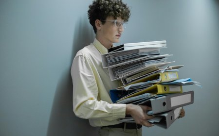 Η OpenAI χαρτογραφεί το μέλλον της εργασίας: Ποια επαγγέλματα «απειλεί» η Τεχνητή Νοημοσύνη