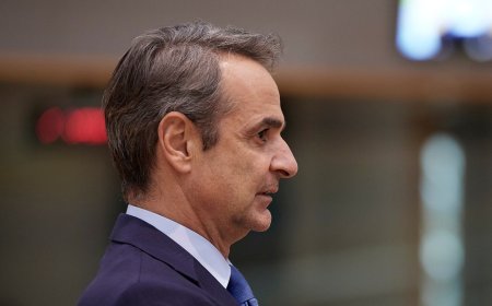 Ο Τσίπρας αναζητά ρόλο, ο Μητσοτάκης θέτει το δίλημμα