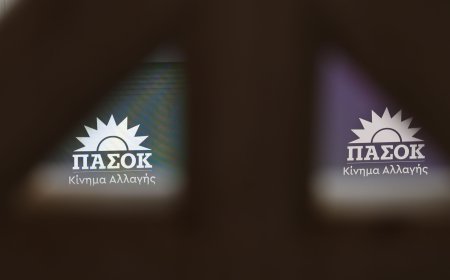 Μνημείο Αγνώστου Στρατιώτη: “Oι Ένοπλες Δυνάμεις εγγυώνται την ασφάλεια από εξωτερικές απειλές”