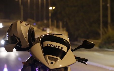 Συνελήφθη μετά από μήνες δράσης ο κουκουλοφόρος που προχωρούσε σε διαρρήξεις καταστημάτων στο Κολωνάκι