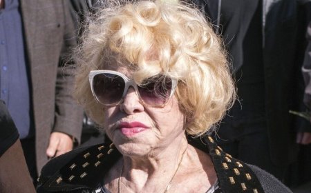 Καίτη Γκρέυ: Μένει εκτός διαθήκης ο γιος της; Τι αποκάλυψε η δικηγόρος του