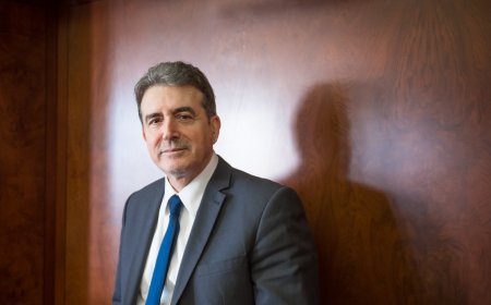 Άγνωστος Στρατιώτης – Χρυσοχοΐδης: Δεν υπάρχει σε κάθε χώρα ένα μνημείο που όλοι σέβονται;