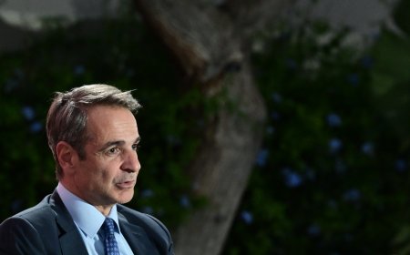 Μητσοτάκης – Σαββόπουλος: Ειρωνείες για την ανάρτηση του πρωθυπουργού