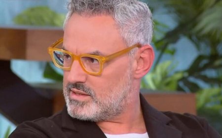 Νίκος Συρίγος σε Σκορδά: «Την ώρα που κάποιοι ποντάρουν σε σαχλαμάρες για την τηλεθέαση, εσείς τιμήσατε τον Σαββόπουλο»