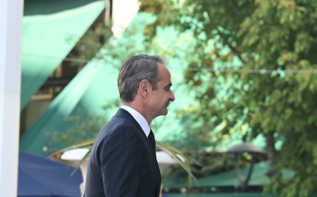 Επικήδειος Μητσοτάκη για Σαββόπουλο: «Δεν είμαι μόνο φίλος και θαυμαστής. Είμαι εδώ από χρέος»