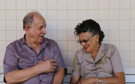 Τρίτη ηλικία: Μια «Τηλεφωνική Γραμμή Σοφίας» από ηλικιωμένους στο Καναδά