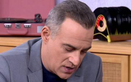Κρατερός Κατσούλης – Η στιγμή που συγκινείται στον αέρα με την αναφορά στον καρκίνο: «Σε κάνει να μην χάνεις χρόνο»