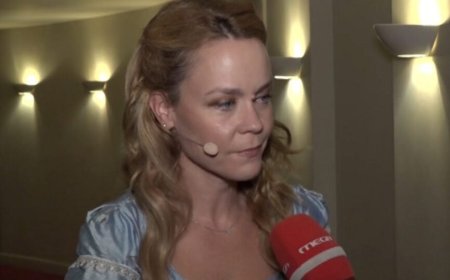 Λένα Παπαληγούρα: «Αισθάνομαι ότι με αυτή την παράσταση δικαιώνω τον πατέρα μου»