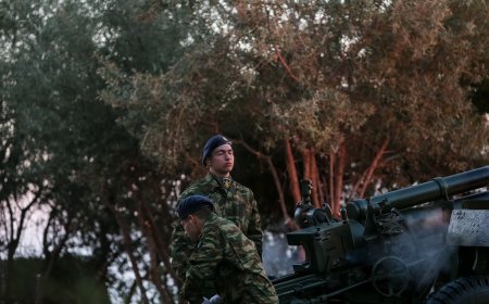 Κανονιοβολισμοί Λυκαβηττός: Η Αθήνα τίμησε την 28η Οκτωβρίου με 21 βολές τιμής από το ιστορικό ύψωμα