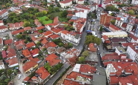 Σεισμός Τουρκία: Πανικόβλητοι πηδούσαν από τα μπαλκόνια για να σωθούν