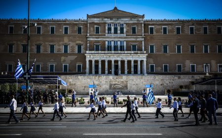 Μαθητική παρέλαση στο Σύνταγμα 2025: Η νέα γενιά τίμησε με περηφάνια το «Όχι» του ’40
