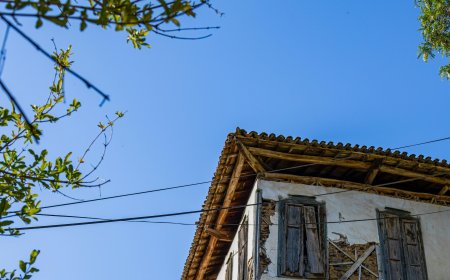 Παρέλαση στα Φουρνά Ευρυτανίας, το χωριό που “ξαναγεννήθηκε”
