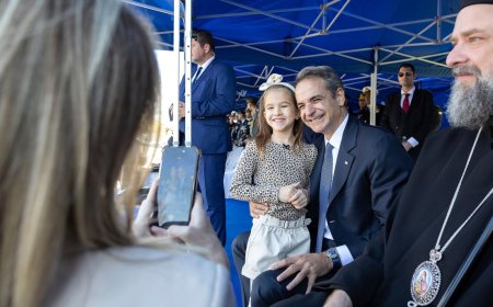 Μητσοτάκης για 28η Οκτωβρίου: Να μεταλαμπαδεύσουμε το μήνυμα της ενότητας του ’40