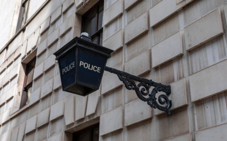 Ληστείες ΑΤΜ: Το σήκωσαν με εκσκαφέα, το έβαλαν σε φορτηγό και έγιναν καπνός