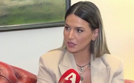 Έλενα Παναγιωτίδου για Βασίλη Καρρά: «Ενώ ήταν διασωληνωμένος, πέταξε την πεταλούδα και ήρθε να τραγουδήσει»