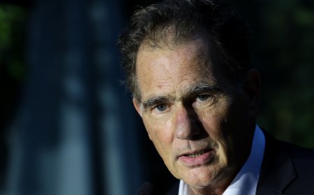 Ακροδεξιά Οργάνωση στη στρατιωτική παρέλαση της Θεσσαλονίκης; Η καταγγελία Παπανδρέου