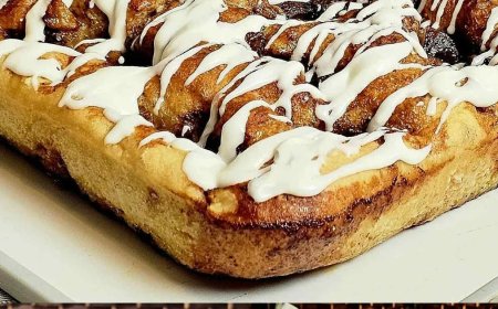 Μηλόπιτα τόσο διαφορετική απο όσες ξέρετε μέχρι τώρα,  απίστευτα αφράτη, αρωματική μυρωδάτη !!!