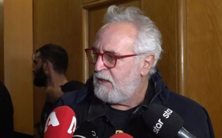 Βασίλης Θωμόπουλος: «Δεν πιστεύω ότι συμβαίνει αυτό το πράγμα στο θέατρο»