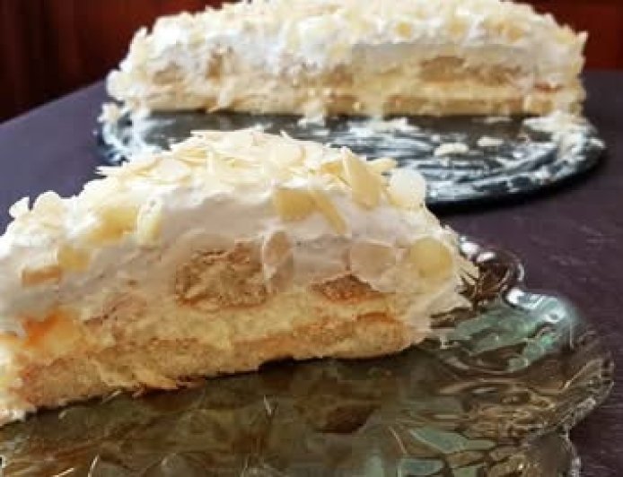 Πανεύκολη τούρτα αμυγδάλου με μπισκότα!!!