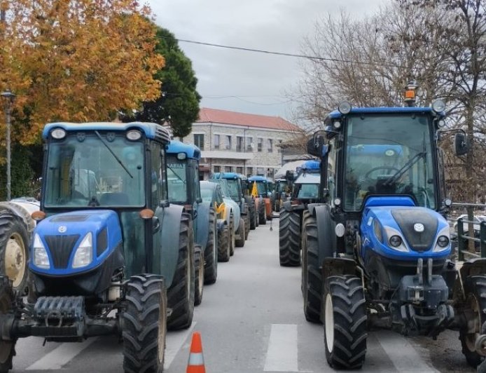 Mηχανοκίνητη πορεία αγροτών Ροδόπης προς το παράρτημα του ΟΠΕΚΕΠΕ στο Κόσμιο