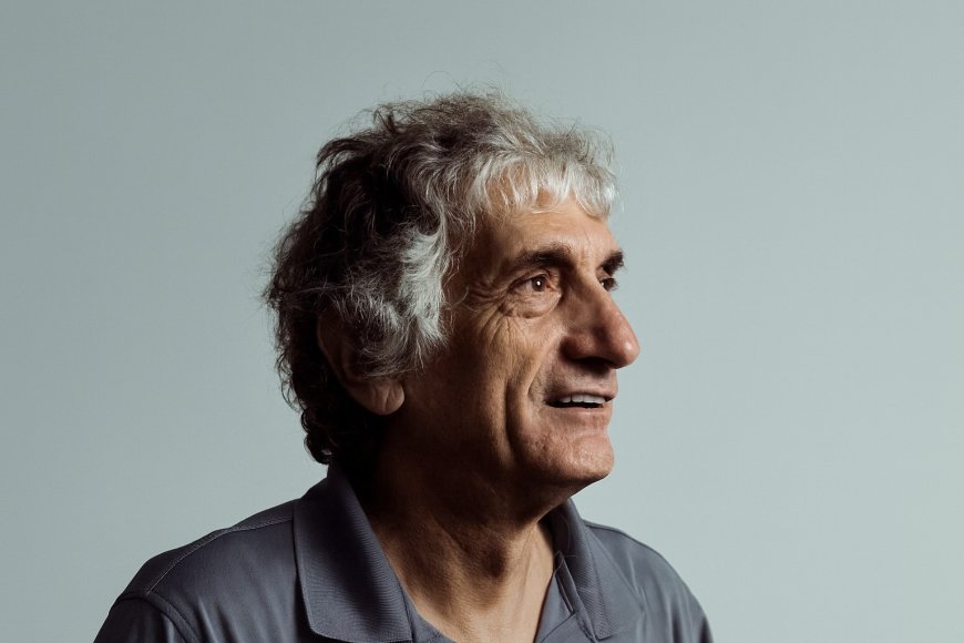 Ο νομπελίστας John Martinis ξεκαθαρίζει: Όχι, δεν είμαι Έλληνας