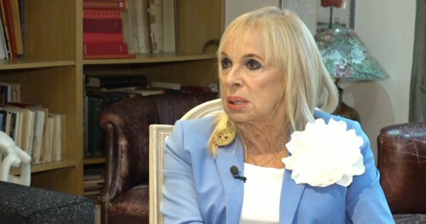 Άννα Φόνσου: «Ο άντρας μου μού έκανε δώρο μία Τζάγκουαρ, του είπα ότι δεν τη θέλω, να μου την πάρει σε άσπρη»