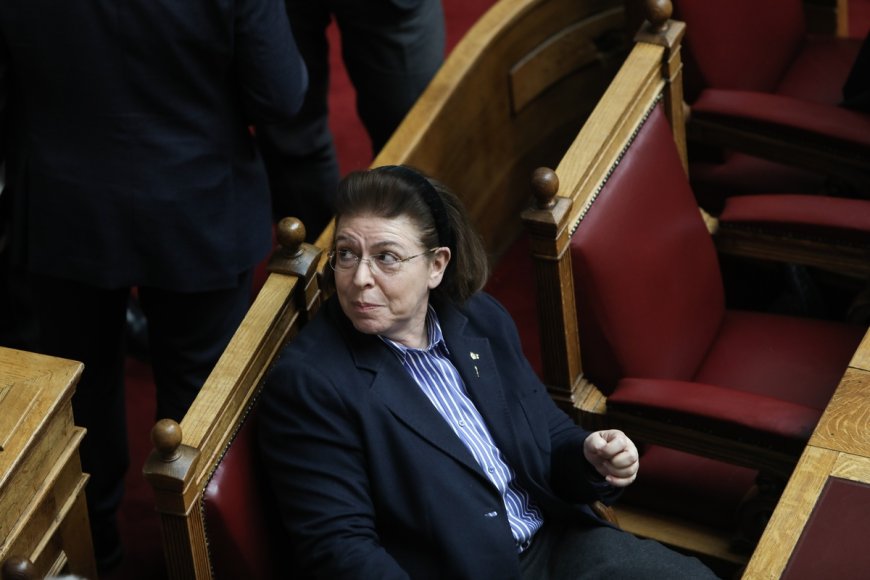Δείπνο στο Βρετανικό Μουσείο: Έντονη αντίδραση της Μενδώνη
