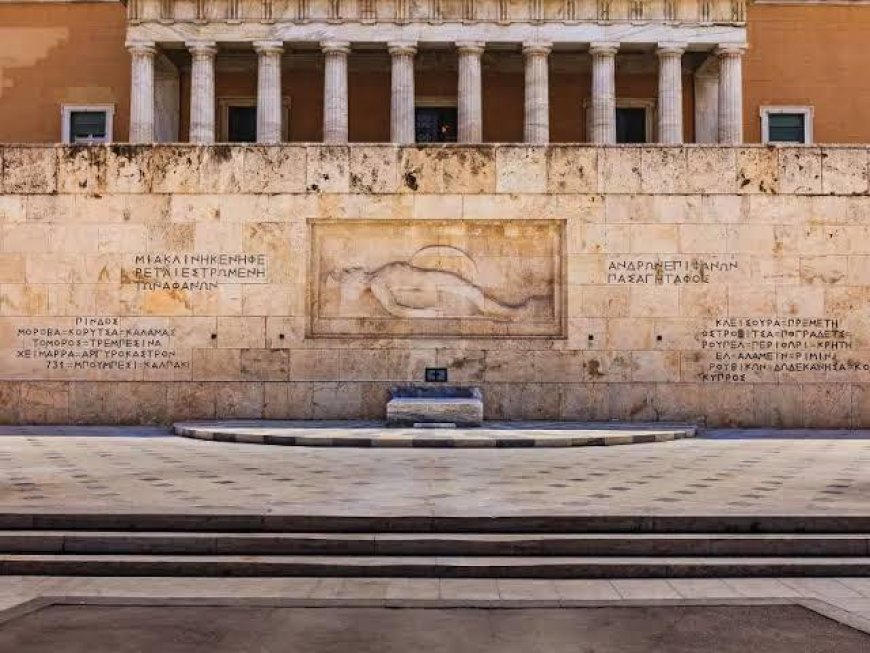 Δούκας: «Από σήμερα η ευθύνη της φροντίδας του Μνημείου του Άγνωστου Στρατιώτη ανήκει στην κυβέρνηση»