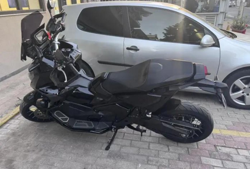 Έκλεβαν αυτοκίνητα σημαντικής εμπορικής αξίας, παραποιούσαν τα στοιχεία και τα πουλούσαν σε τρίτους!