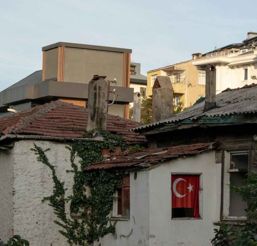 Σεισμός Τουρκία 6,1 Ρίχτερ: Κατέρρευσαν κτίρια στο Σιντίργκι – Αισθητός και σε νησιά του Αιγαίου