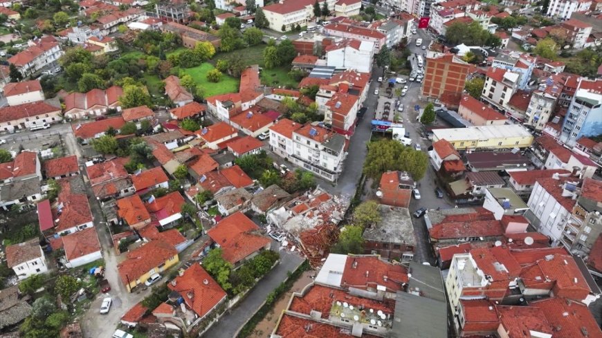 Σεισμός Τουρκία: Πανικόβλητοι πηδούσαν από τα μπαλκόνια για να σωθούν