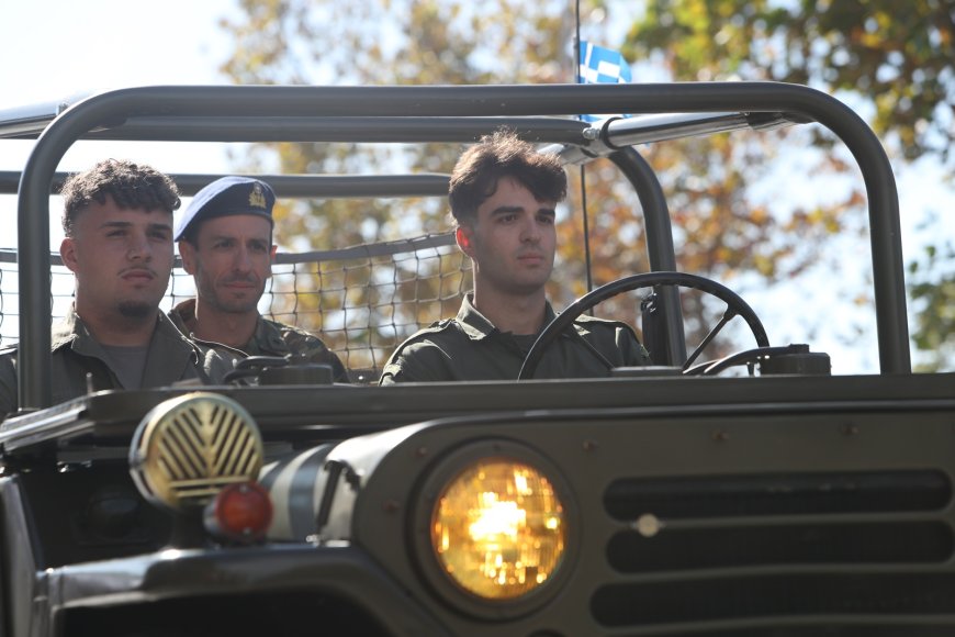 Στρατιωτική Παρέλαση: Πρεμιέρα για τα νέα σύγχρονα οπλικά συστήματα