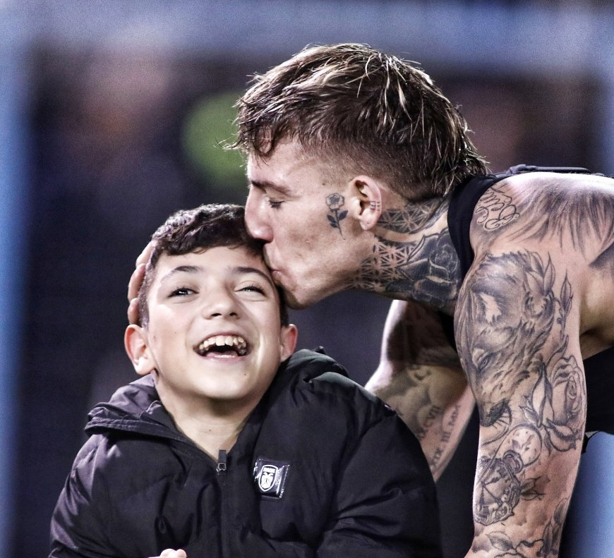 Ο μικρός Γιαννάκης συγκίνησε τη Θεσσαλονίκη