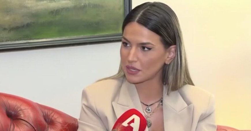 Έλενα Παναγιωτίδου για Βασίλη Καρρά: «Ενώ ήταν διασωληνωμένος, πέταξε την πεταλούδα και ήρθε να τραγουδήσει»