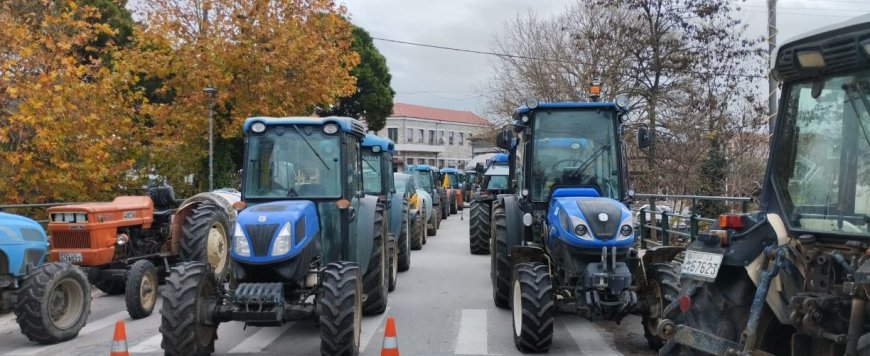 Mηχανοκίνητη πορεία αγροτών Ροδόπης προς το παράρτημα του ΟΠΕΚΕΠΕ στο Κόσμιο