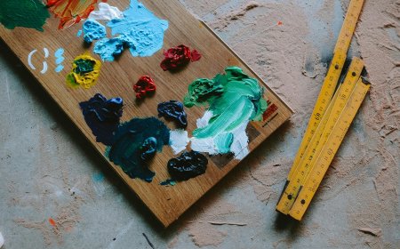 Αλεξάνδρα Αντωνά: Η «ζωγράφος του Γερακίου» που αποδεικνύει πως η τέχνη δεν γνωρίζει ηλικία