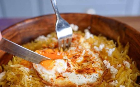 Οι πιο τραγανές τηγανητές πατάτες που έχεις δοκιμάσει — με φέτα και αυγό !!!